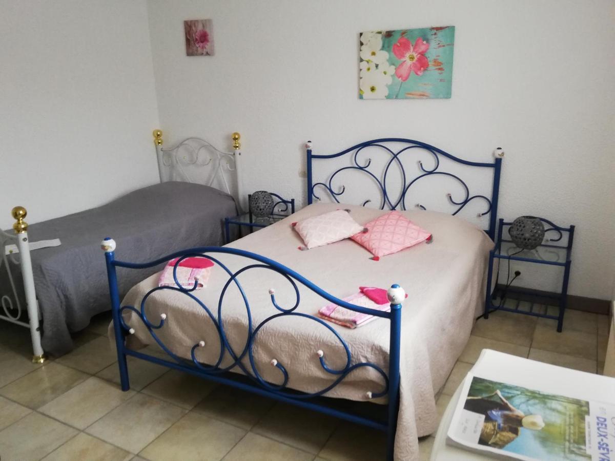 Les Chenets Bed & Breakfast Chenay  Luaran gambar
