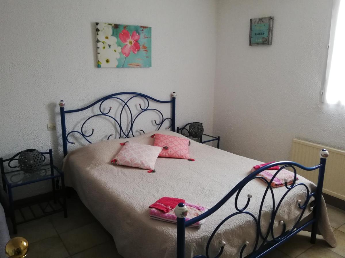 Les Chenets Bed & Breakfast Chenay  Luaran gambar