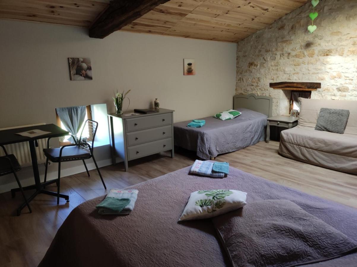Les Chenets Bed & Breakfast Chenay  Luaran gambar