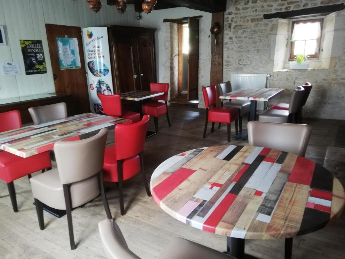 Les Chenets Bed & Breakfast Chenay  Luaran gambar