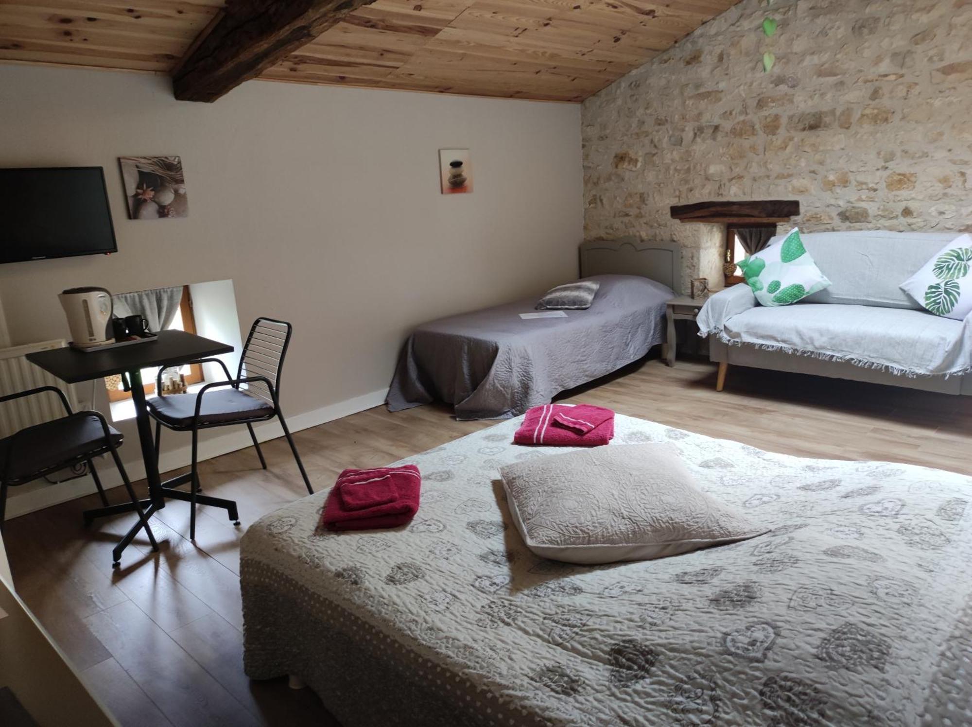 Les Chenets Bed & Breakfast Chenay  Luaran gambar