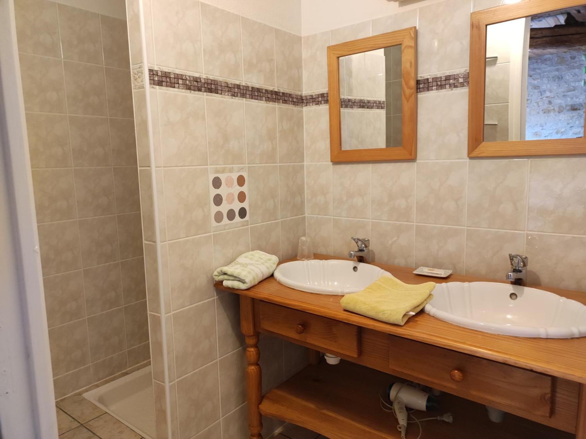 Les Chenets Bed & Breakfast Chenay  Luaran gambar