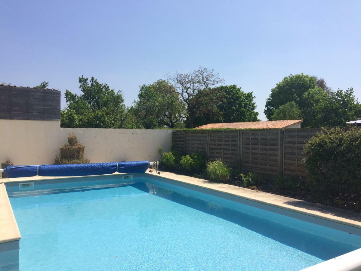Les Chenets Bed & Breakfast Chenay  Luaran gambar